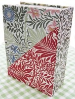 William Morris 100 postcards　〜ウイリアム・モリスポストカード100枚入りBOXセット〜|ポストカードセット・ポストカードブック|ステーショナリー・グッズ
