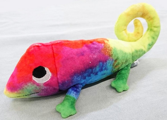 レオ・レオニ　じぶんだけのいろ　カメレオン　ぬいぐるみ　にじいろ