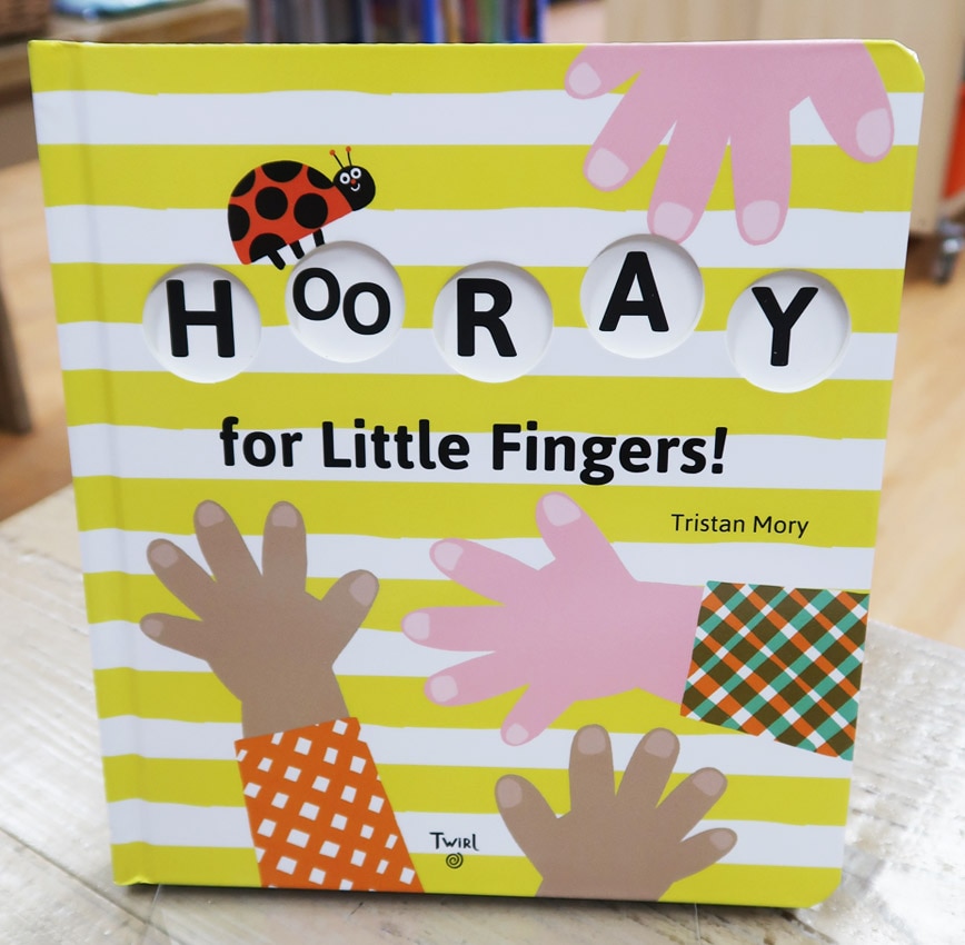 指あそびしかけ絵本 Hooray for Little Fingers! | カテゴリーでさがす