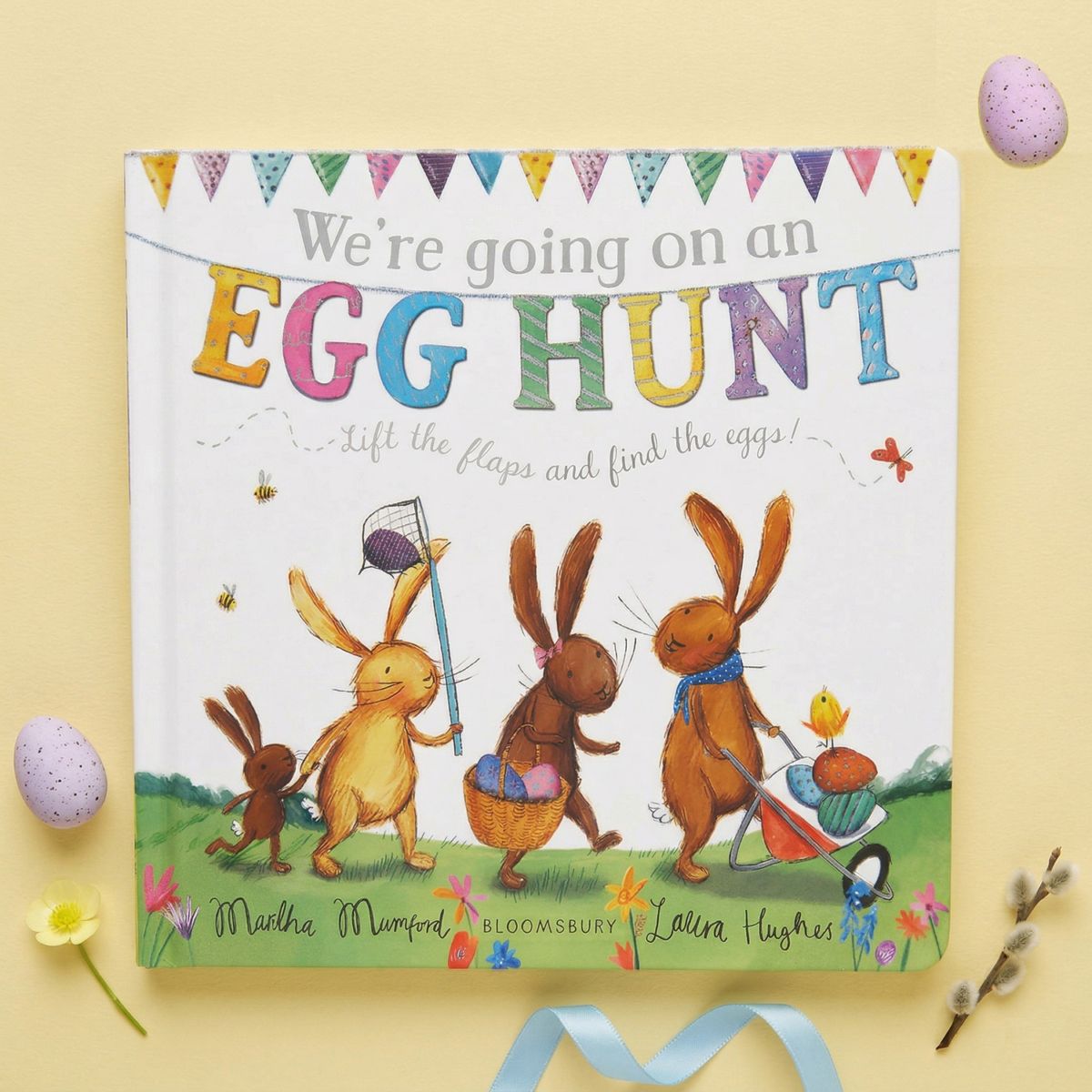 We're Going on an Egg Hunt　ボードブック
