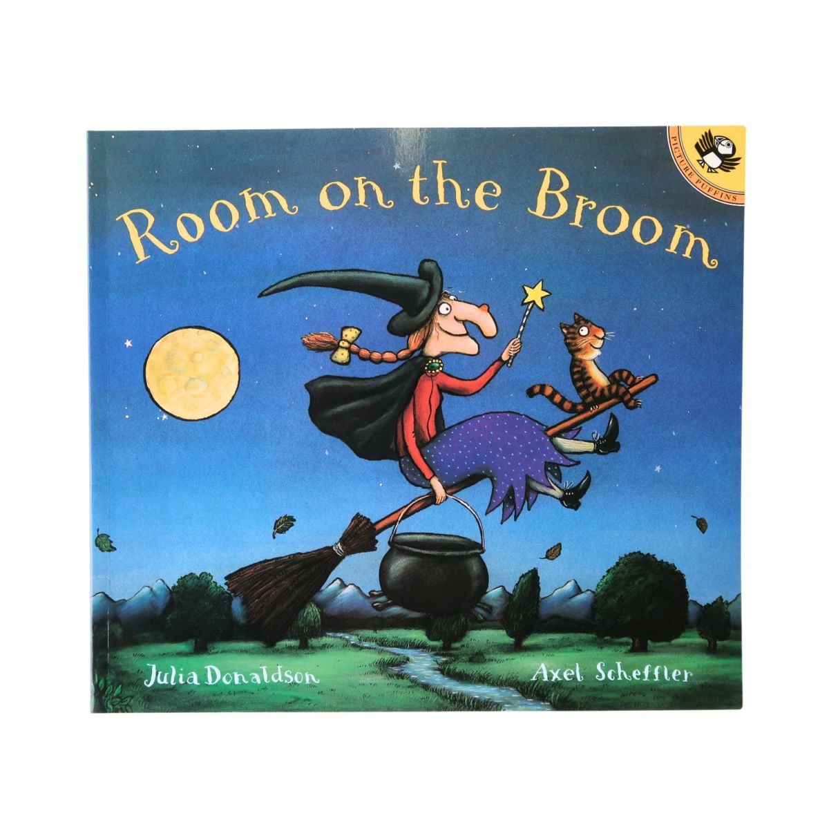 Room on the Broom　～まじょとねこどん ほうきでゆくよ～　ペーパーバック版