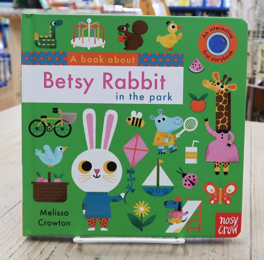 めくりしかけ絵本　A Book About Betsy Rabbit