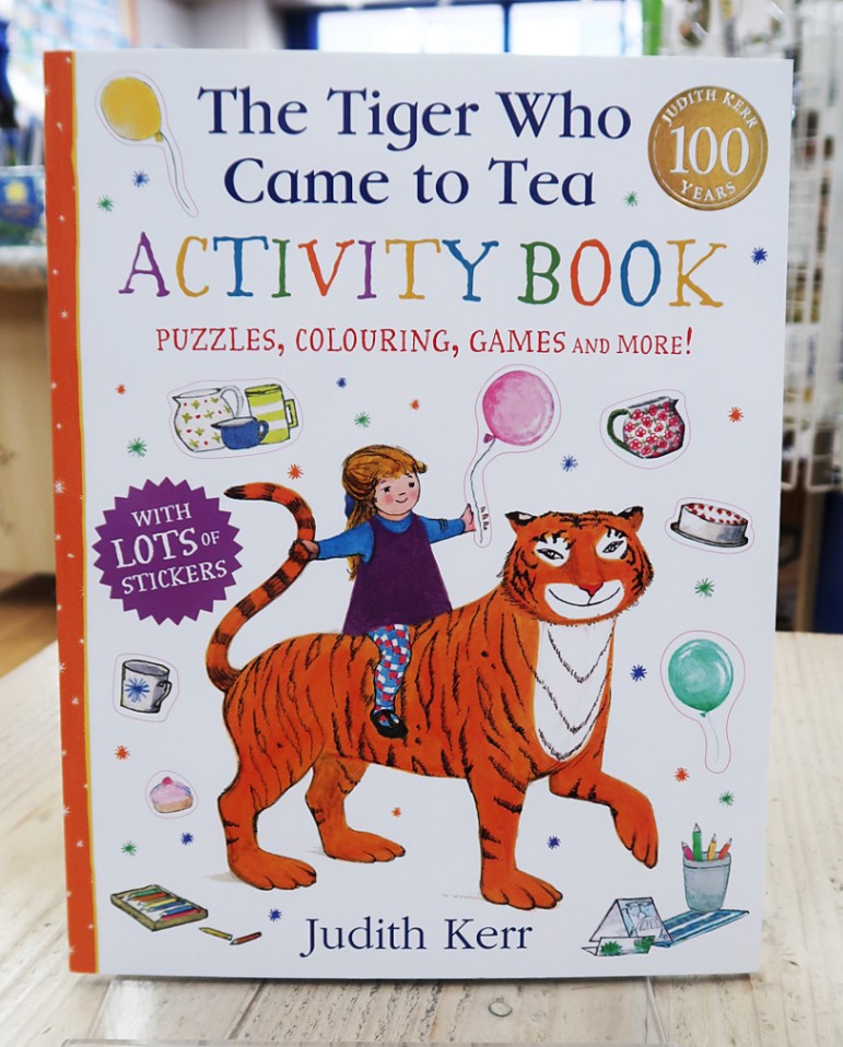The Tiger Who Came to Tea Activity Book　～おちゃのじかんにきたとら アクティビティブック