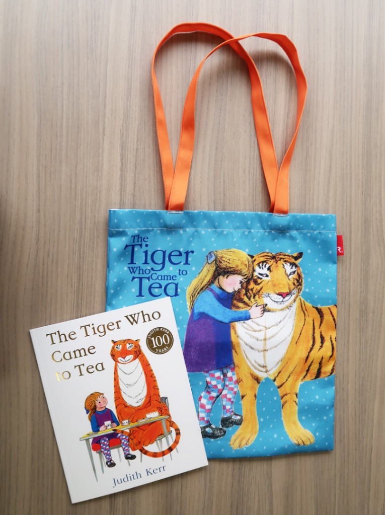 おちゃのじかんにきたとら トートバッグ ＜ROOTOTE＞ | カテゴリーで