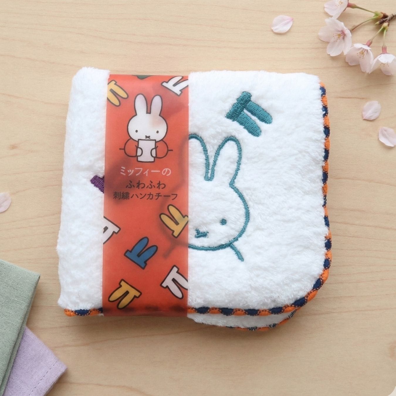 ミッフィー　ふわふわ刺繍ハンカチーフ（ミニタオル）　帽子