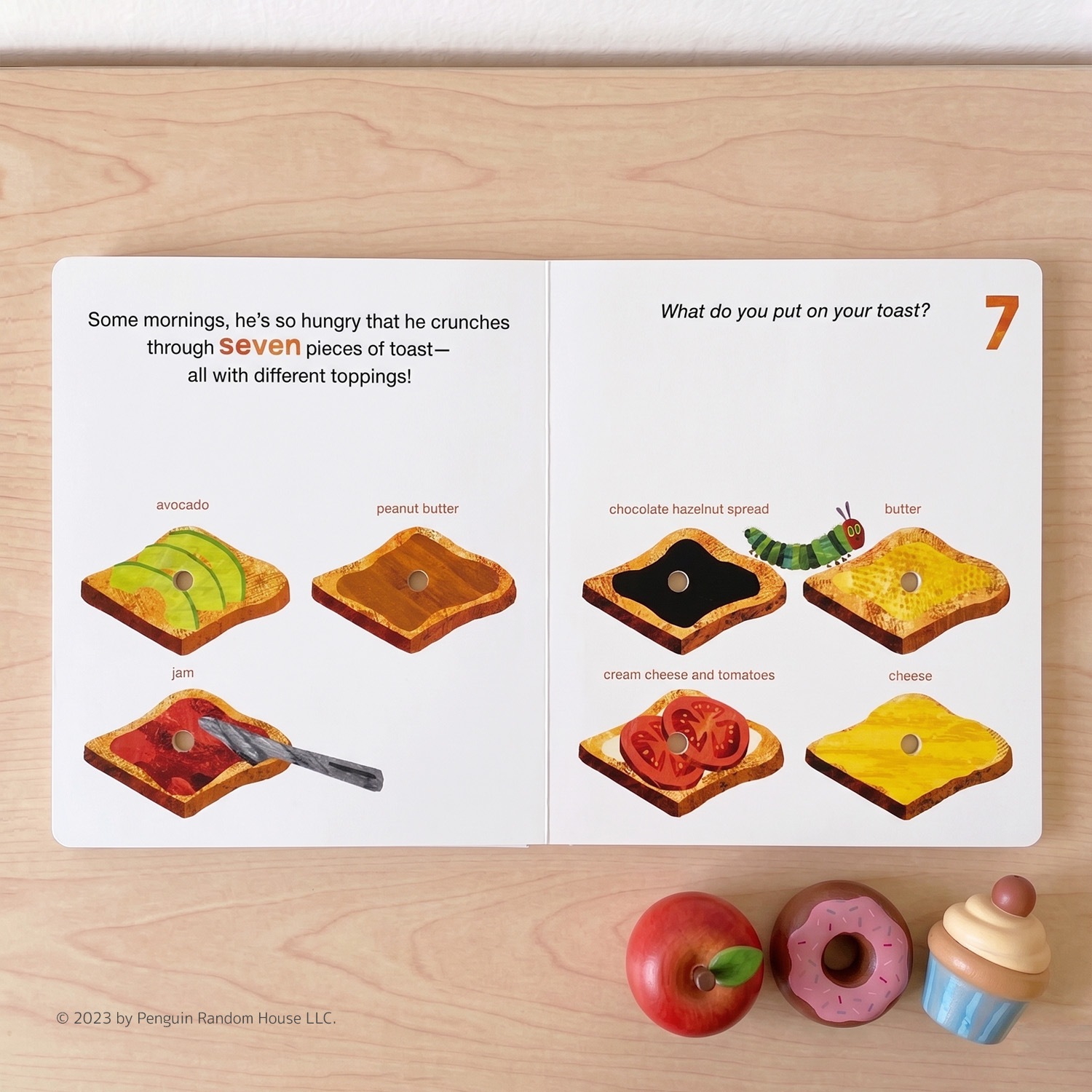 穴あきしかけ絵本 はらぺこあおむし Eats Breakfast A Counting Book