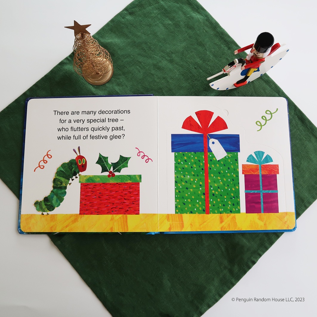 めくりしかけ絵本　Very Hungry Caterpillar's Christmas Tree