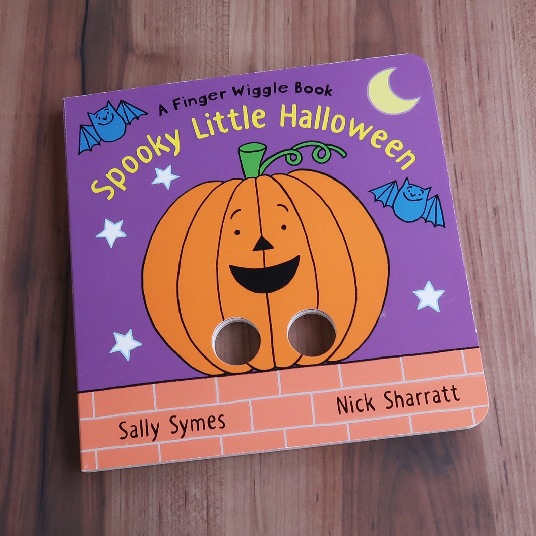 穴あきしかけつき絵本 Spooky Little Halloween | カテゴリーでさがす