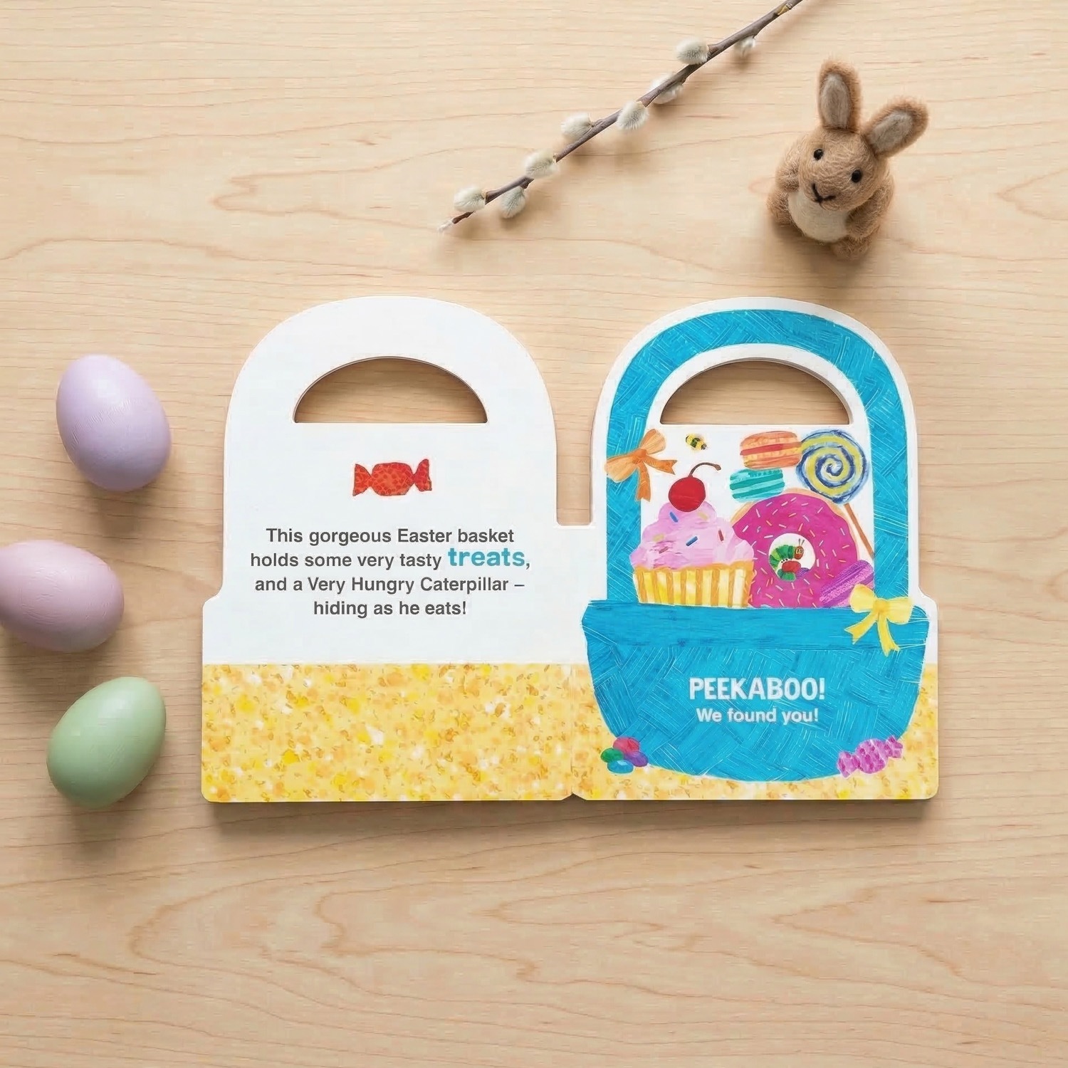 The Very Hungry Caterpillar Peekaboo Easter はらぺこあおむし イースター ボードブック