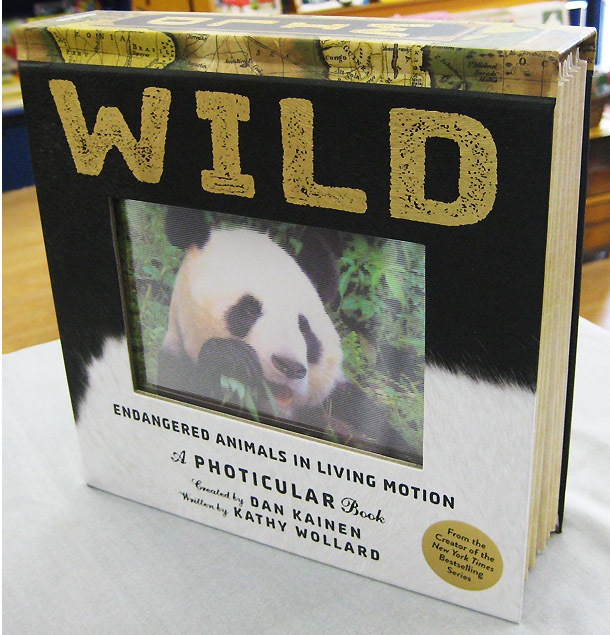 【感謝セール価格】 絵が動く！しかけ絵本　フォティキュラー　WILD