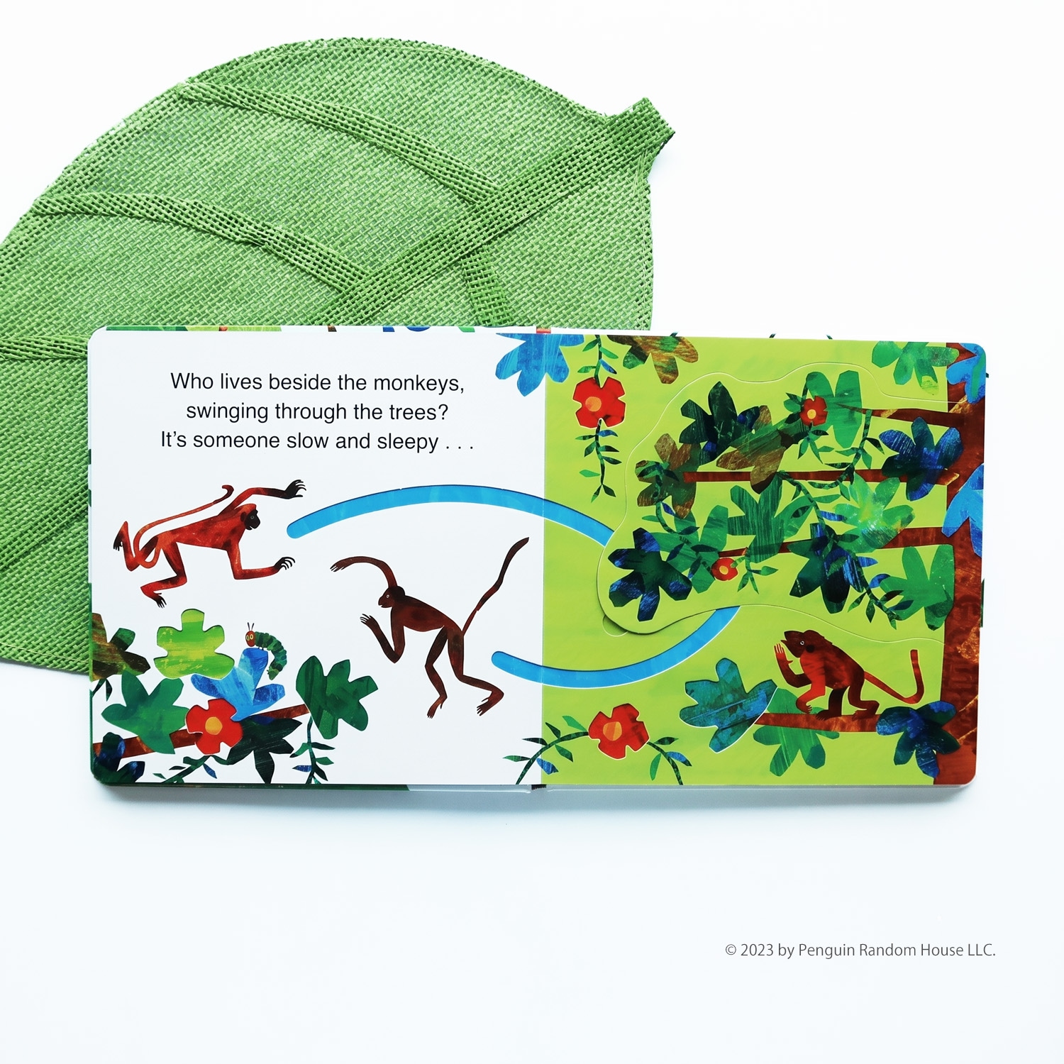 指でたどろう！しかけ絵本　はらぺこあおむし　The Very Hungry Caterpillar Jungle Hide＆Seek