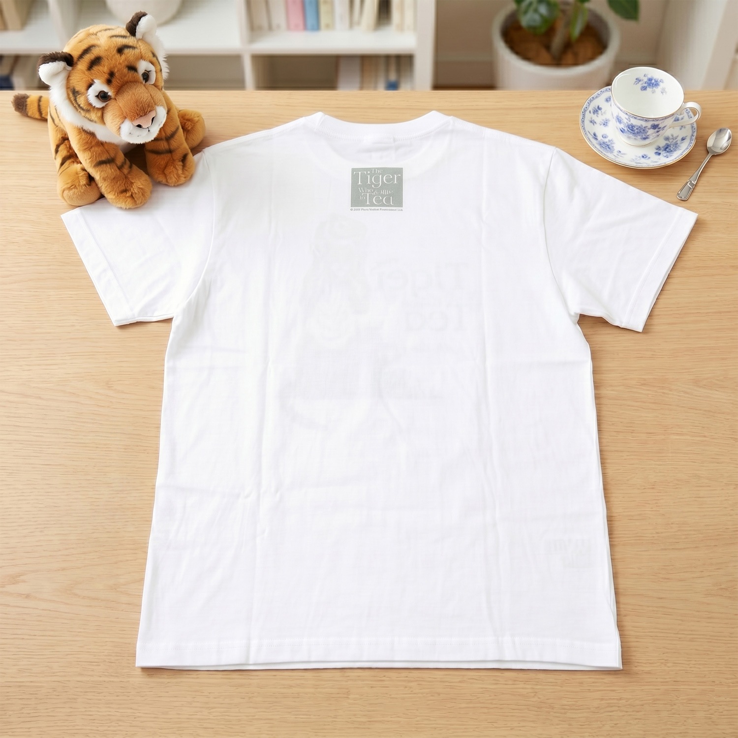 おちゃのじかんにきたとら　Tシャツ　M