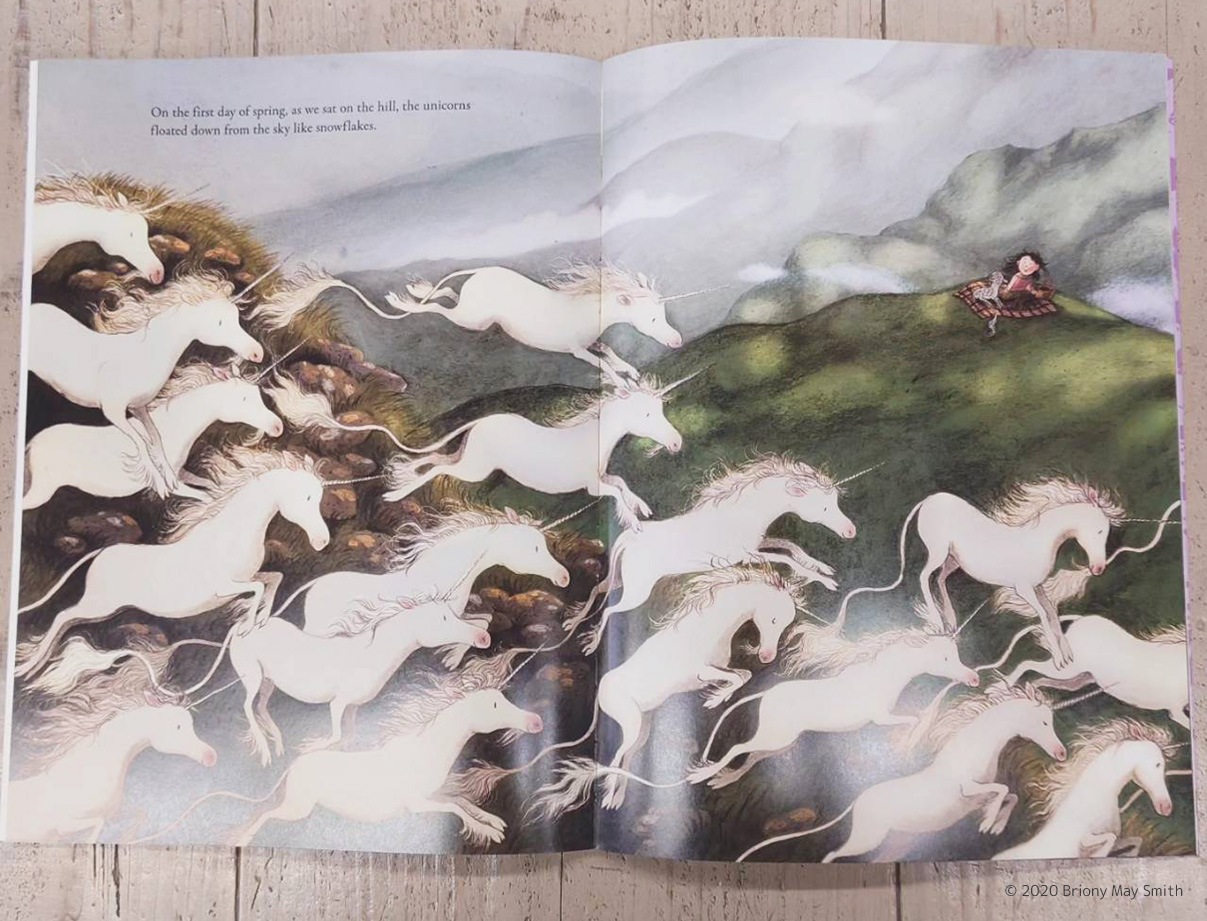 【英語と日本語読みくらべ絵本セット】 Margaret's Unicorn ／ マーガレットとまいごのユニコーン