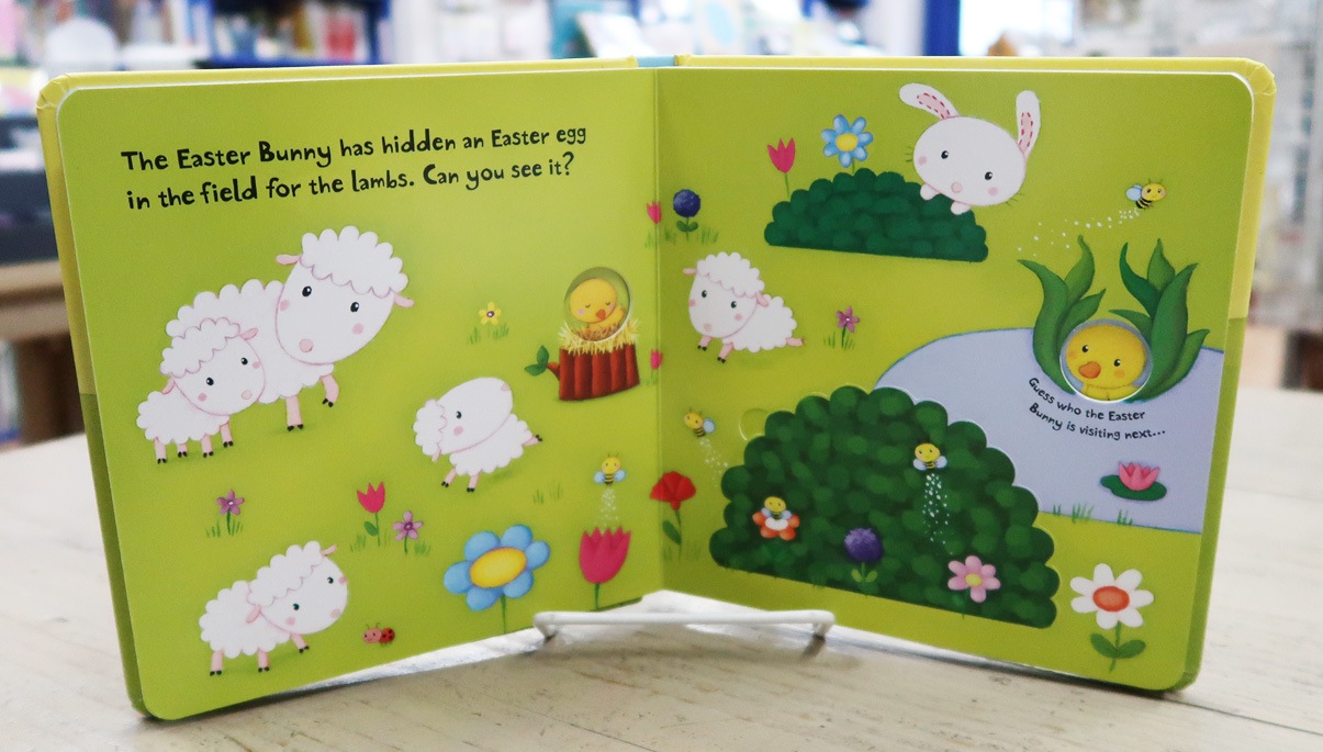 めくりしかけ絵本　Easter Bunny Flap Book　ボードブック