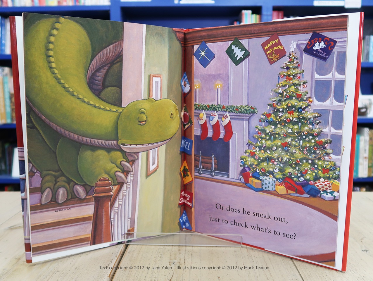 How Do Dinosaurs Say Merry Christmas?　～きょうりゅうたちのクリスマス～