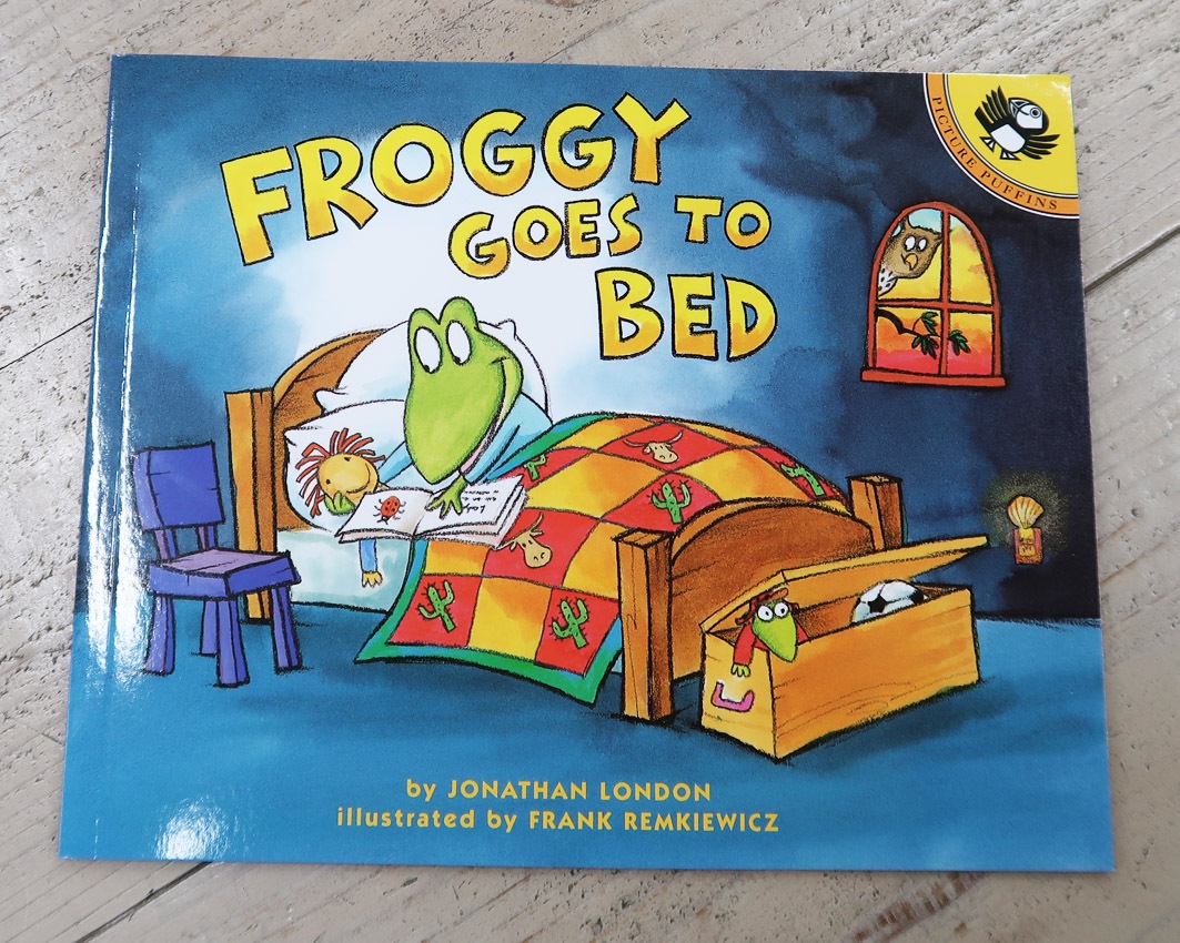 Froggy Goes to Bed　ペーパーバック版
