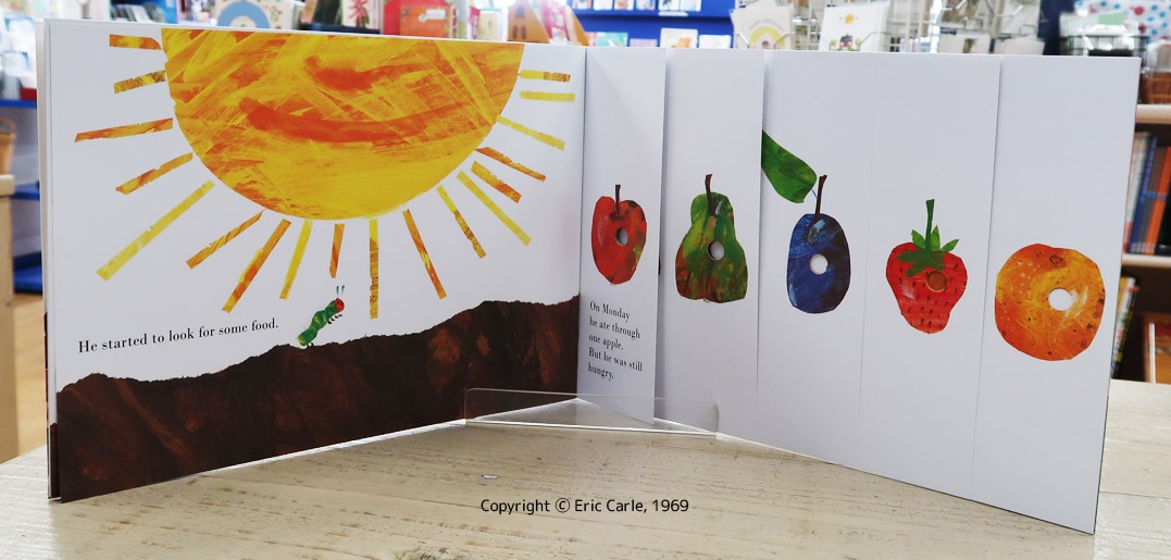 The Very Hungry Caterpillar　～はらぺこあおむし～ ペーパーバック版