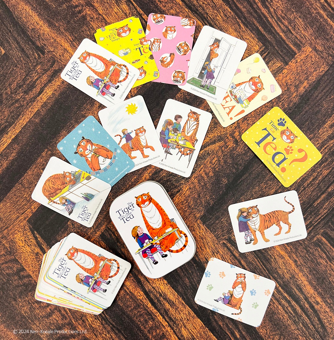 缶入りステッカー　おちゃのじかんにきたとら