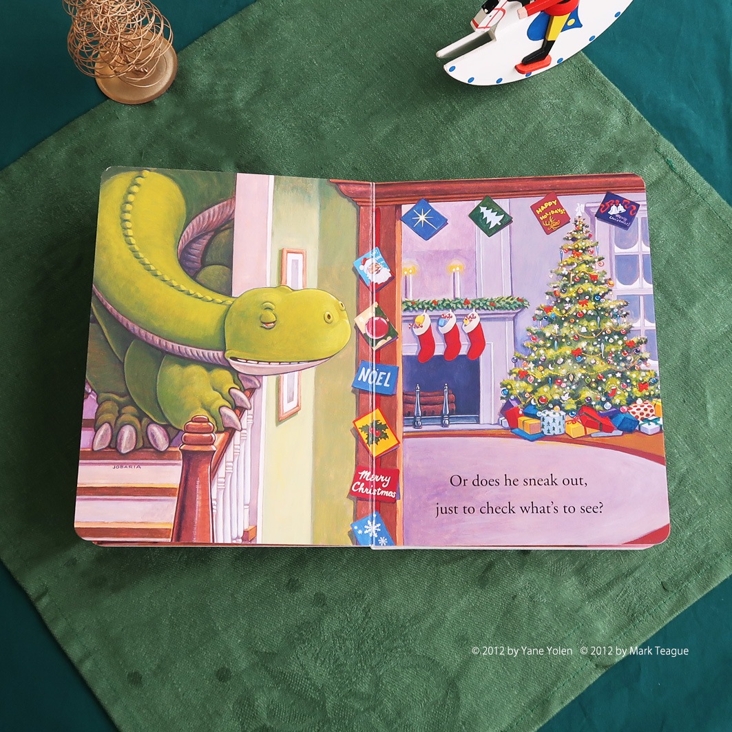 How Do Dinosaurs Say Merry Christmas?　～きょうりゅうたちのクリスマス～ ボードブック