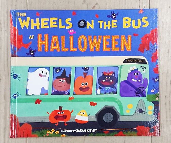 ハロウィン絵本　The Wheels on the Bus at Halloween