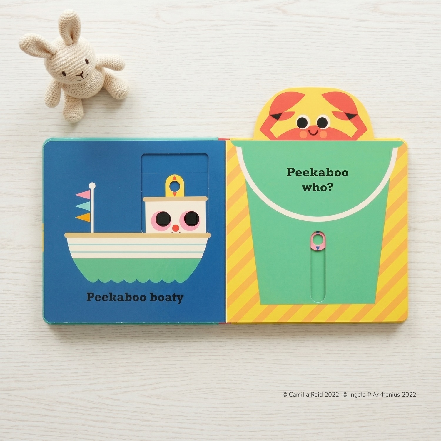 しかけ絵本　Peekaboo Sun