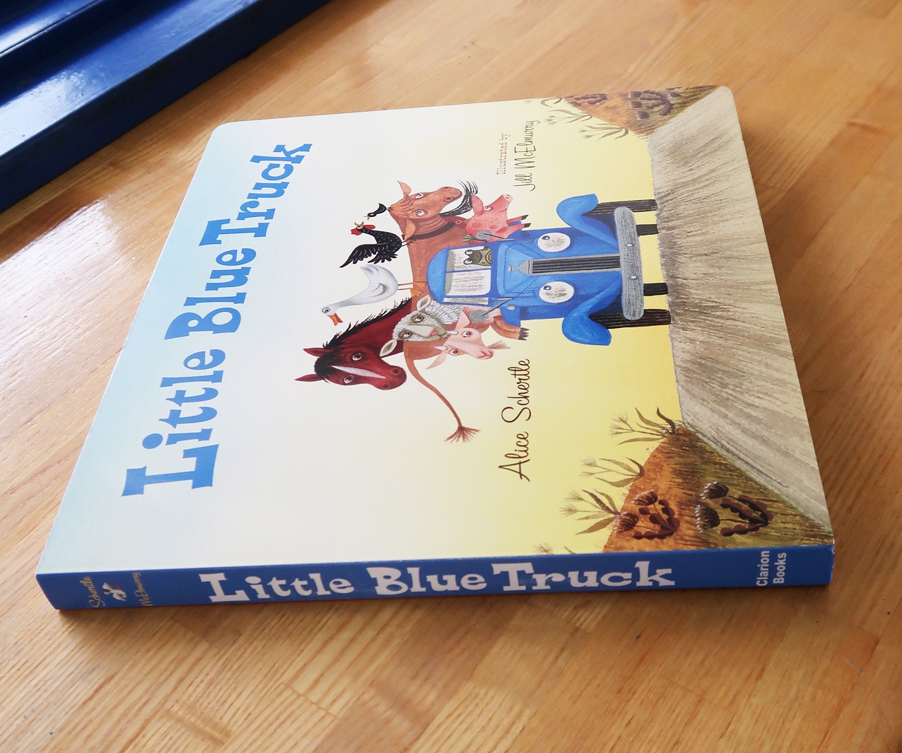 Little Blue Truck　～ リトルブルー ちいさなあおいトラック～　ボードブック