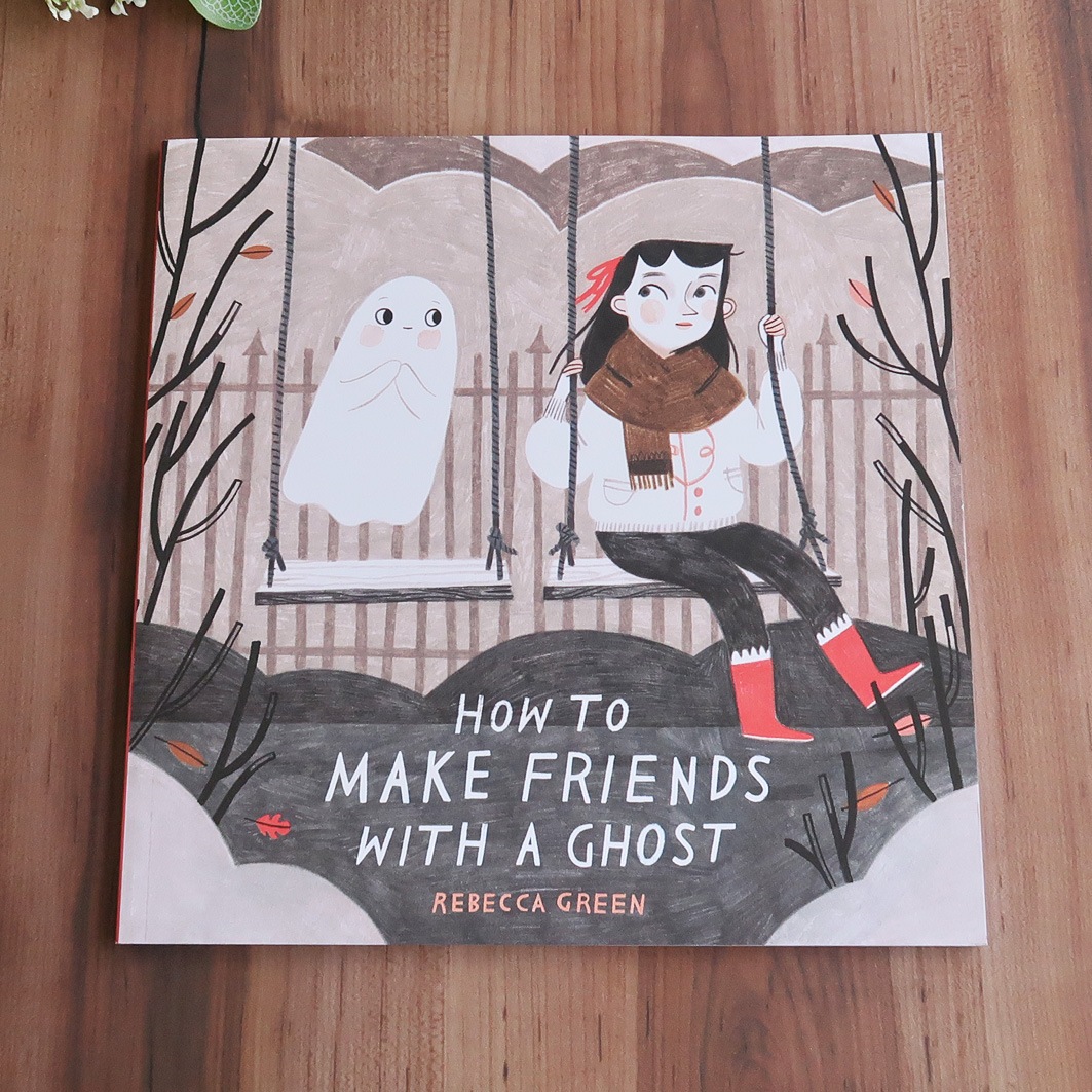 ハロウィン絵本　How to Make Friends with a Ghost　ペーパーバック版