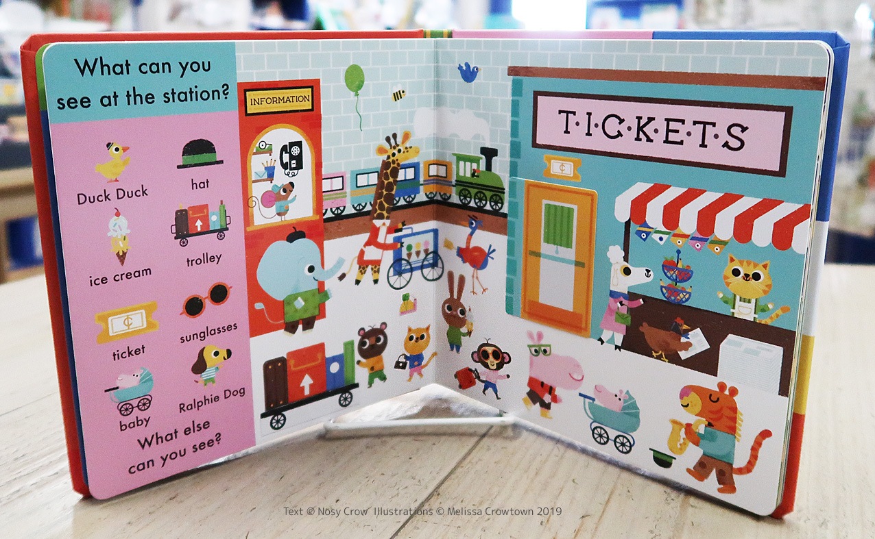 めくりしかけ絵本　A Book About Ralphie Dog at the Station