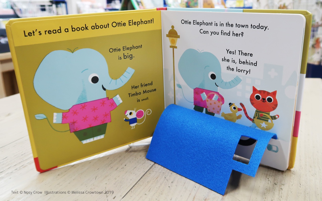 めくりしかけ絵本　A Book About Ottie Elephant in the Town