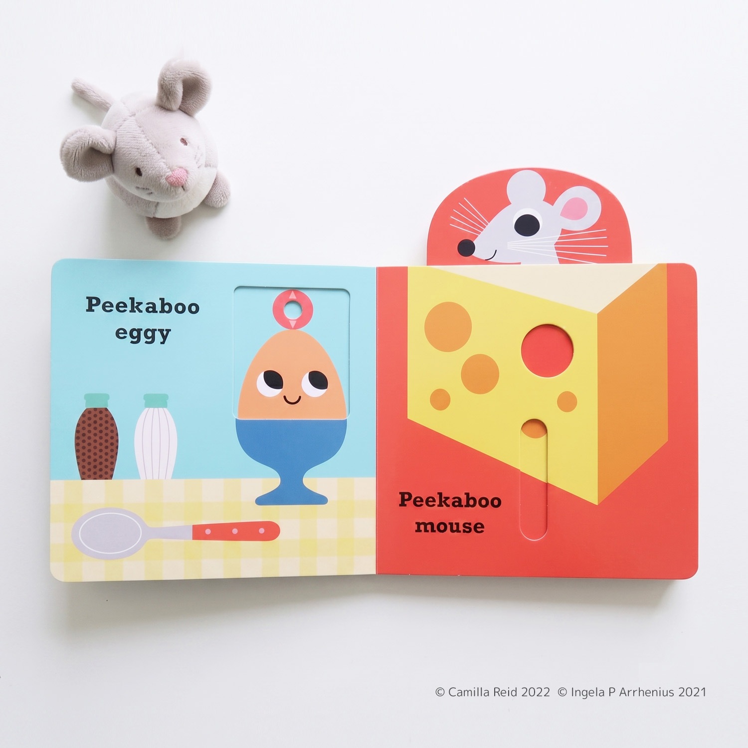 しかけ絵本　Peekaboo House