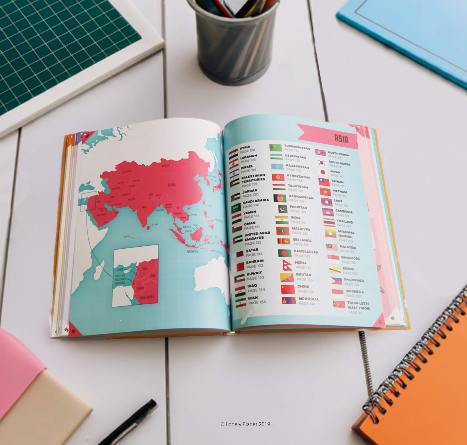 世界の国旗図鑑　The Flag Book