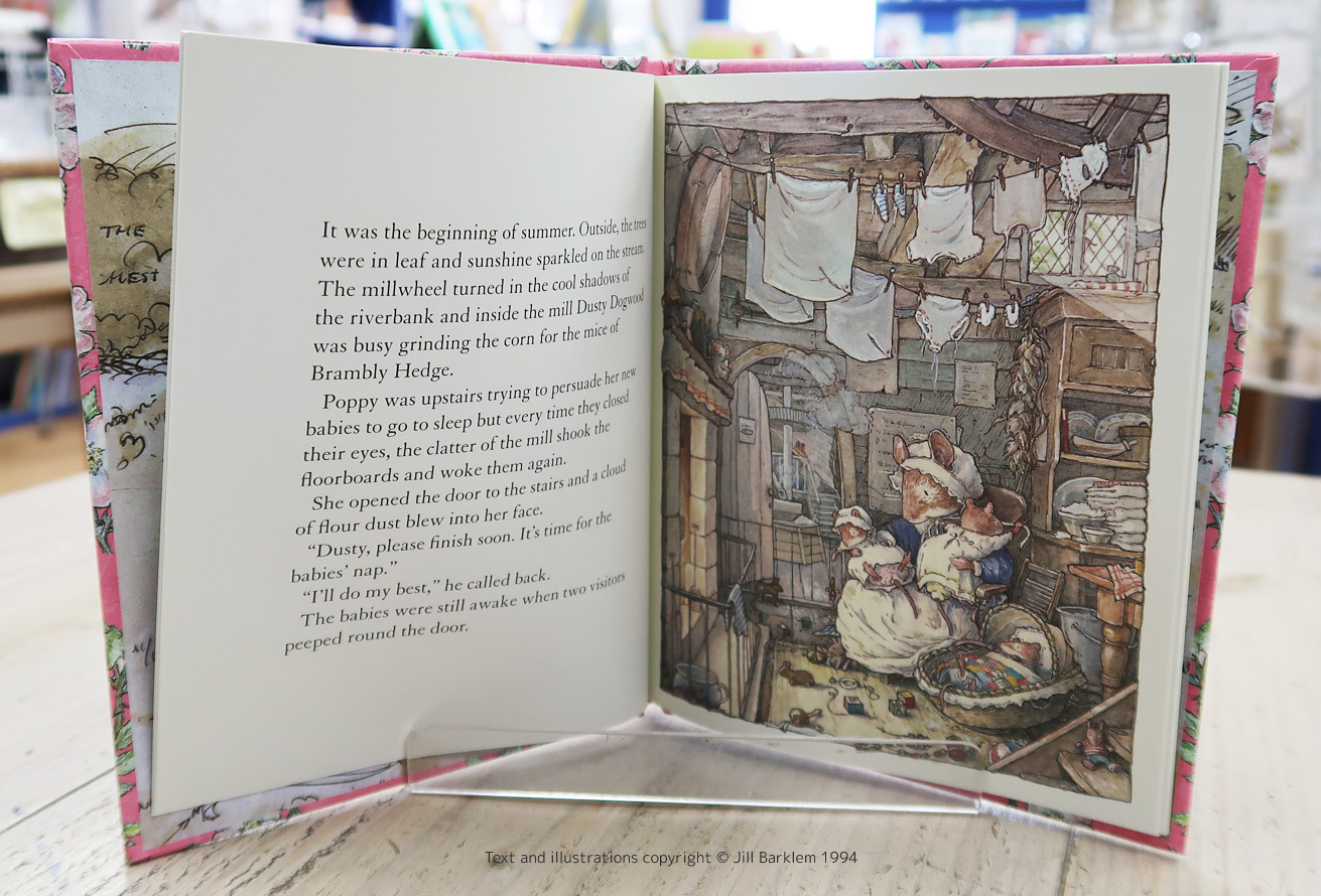 Brambly Hedge Poppies Babies　～のばらの村のものがたり　ポピーのあかちゃん～