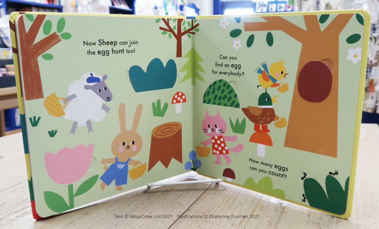 めくりしかけ絵本　The Great Big Egg Hunt　ボードブック