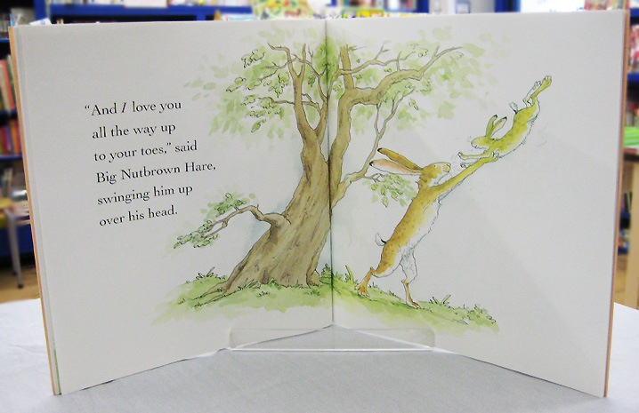 【英語と日本語読みくらべ絵本セット】 Guess How Much I Love You ／ どんなにきみがすきだかあててごらん