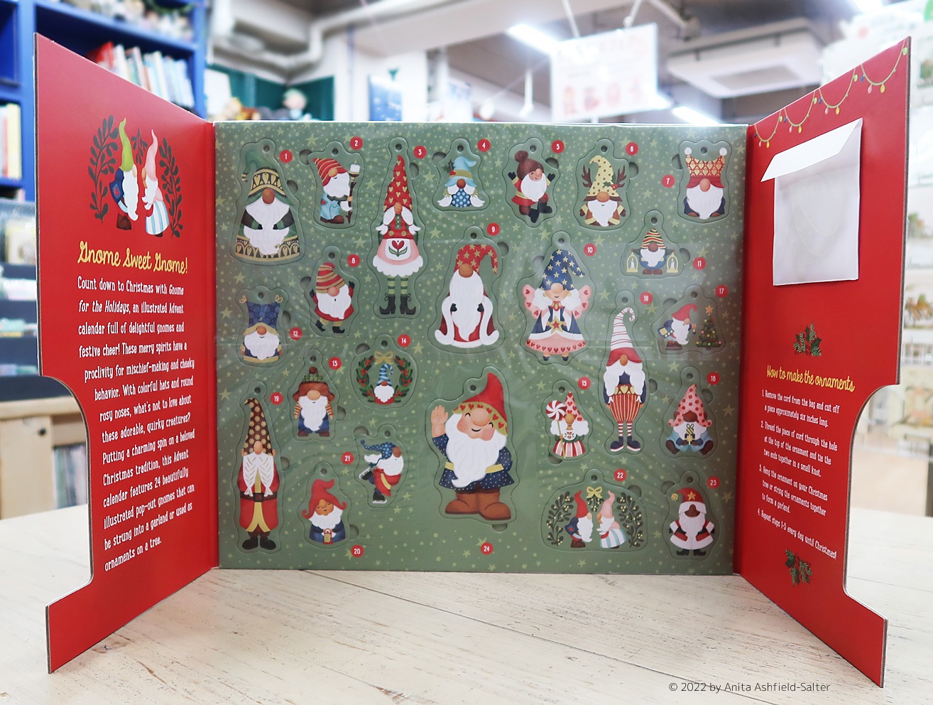 オーナメントアドベントカレンダー　こびとたちのクリスマス