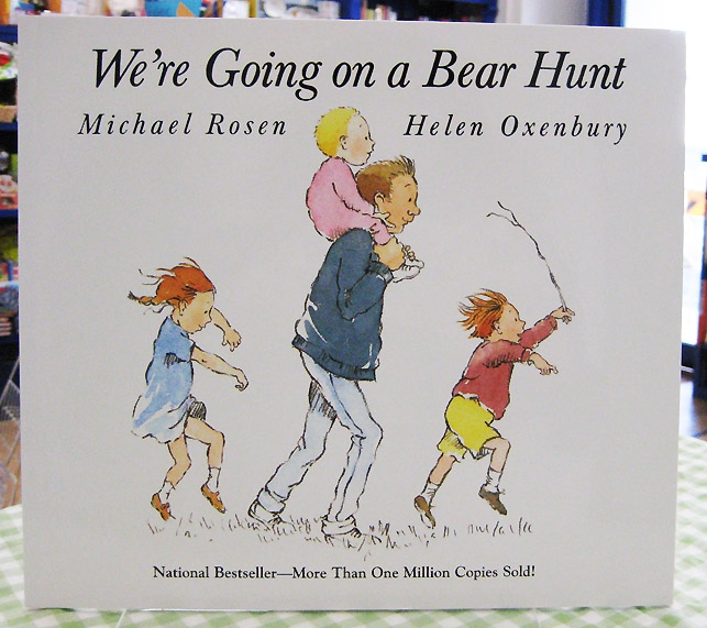 We're Going on a Bear Hunt ～きょうはみんなでクマがりだ！～　ペーパーバック版