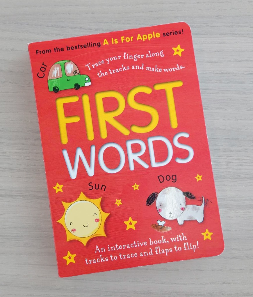 指でたどろう！しかけ絵本　First Words