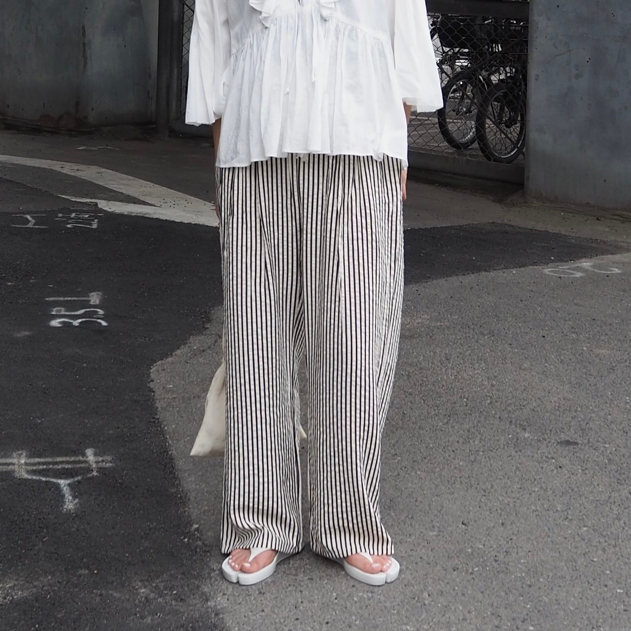 リラックスストライプワイドパンツ | BOTTOMS | Flugge