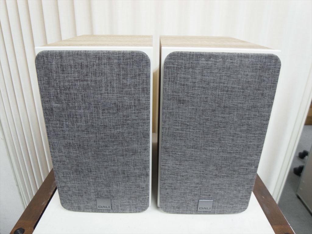 DALI - OBERON3/LO/ライトオーク（ペア）《e-u》｜e.オーディオ逸品館