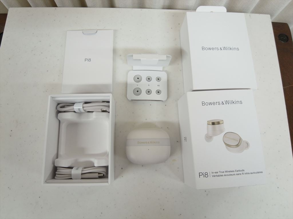【完全未開封】 Bowers & Wilkins Pi8 ダブ・ホワイト Amazon.co.jp: Bowers & Wilkins Pi8 (ダブ・ホワイト) 完全