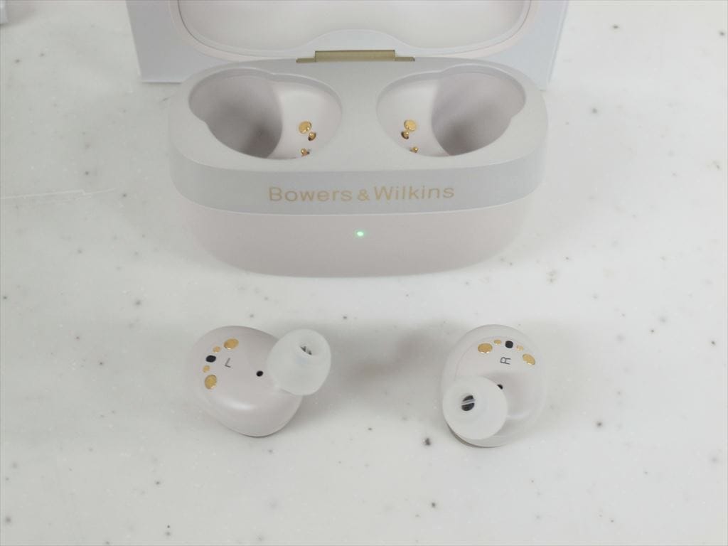 B&W - Pi8/DW/ダブ・ホワイト『B級品』《e-u》｜e.オーディオ逸品館