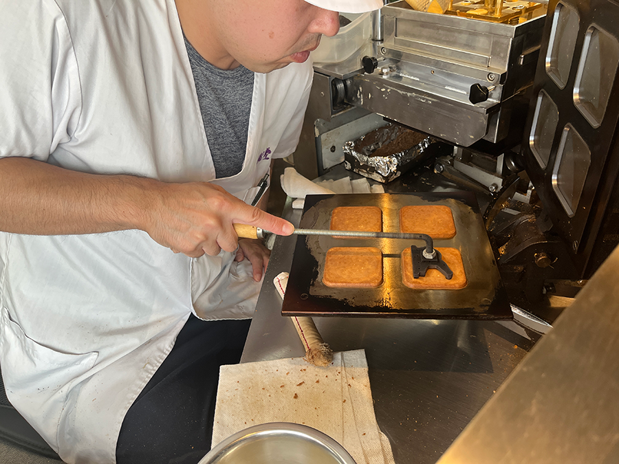 玉子せんべい　明石柄 焼き印アソート　2枚×6袋入り箱