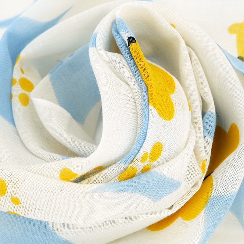 ガーゼ180cm「花と蝶」（ライトブルー/イエロー）