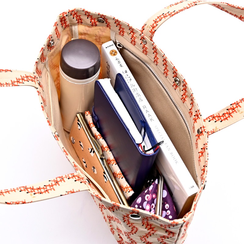 樂しい鞄 「A4横長トート ライトグレー」（ラブリ紋柄）