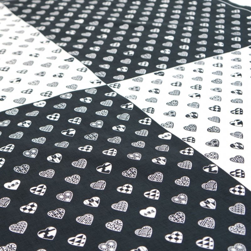 大風呂敷 「ラブリ紋市松」（ブラック）