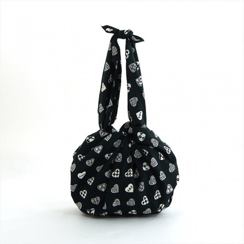 大風呂敷 「ラブリ紋」（ブラック/ホワイト）