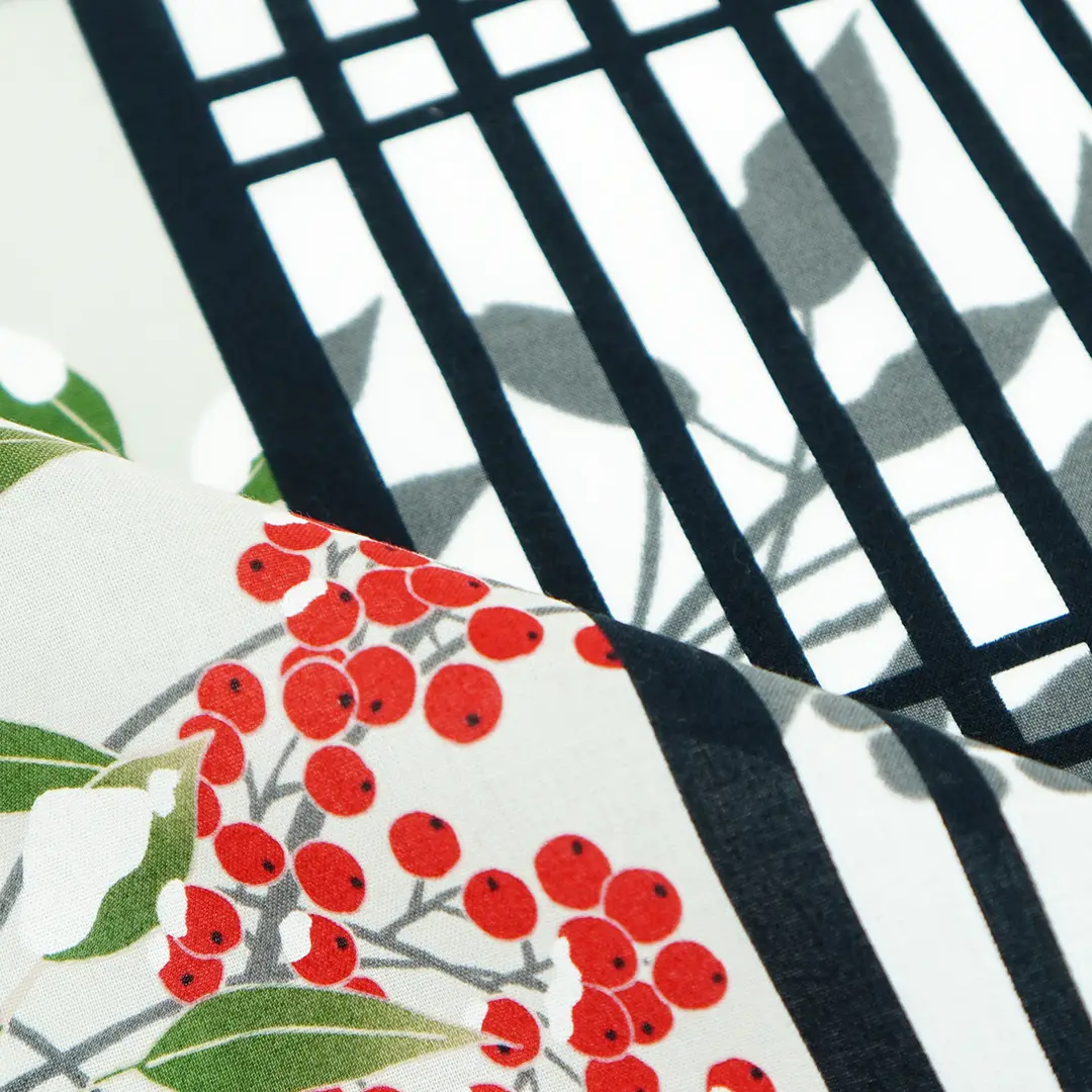 てはん「円窓の南天」