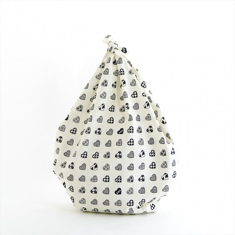 大風呂敷 「ラブリ紋」（ホワイト/ブラック）