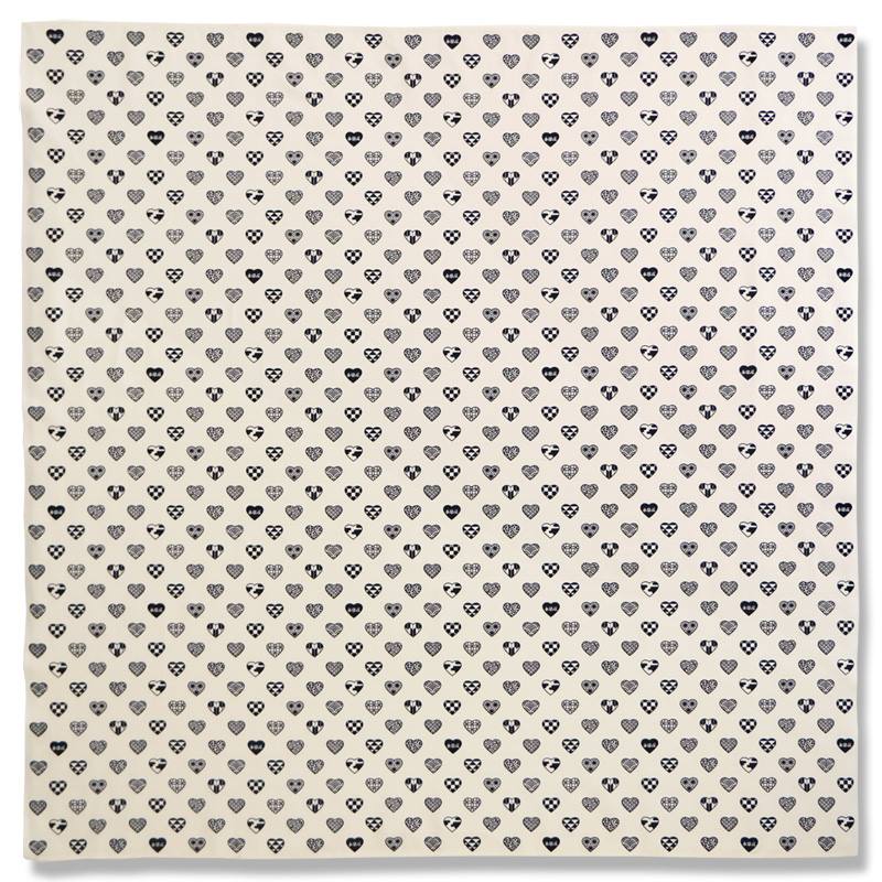 大風呂敷 「ラブリ紋」（ホワイト/ブラック）