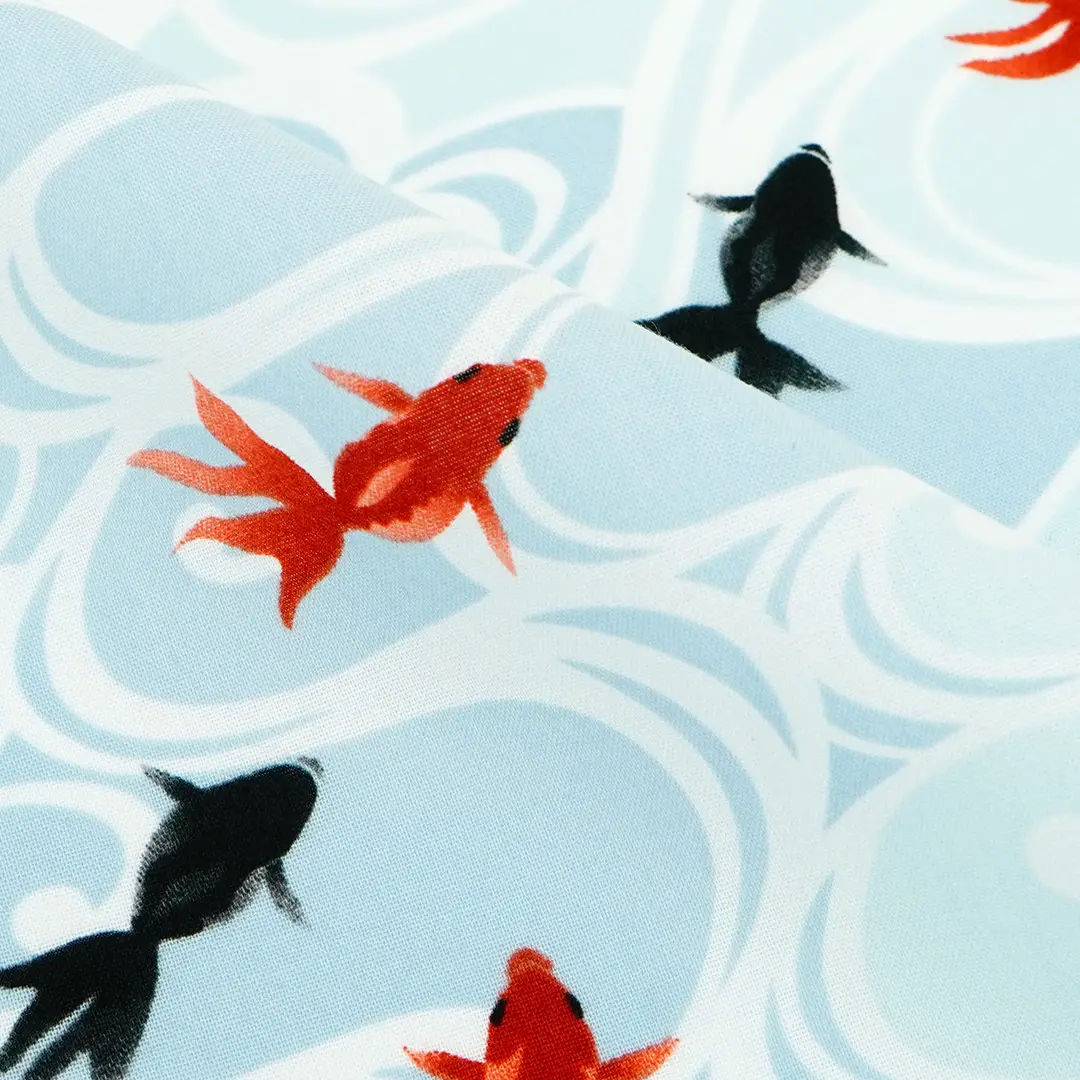 てはん「水紋金魚・ブルー/レッド」（上）